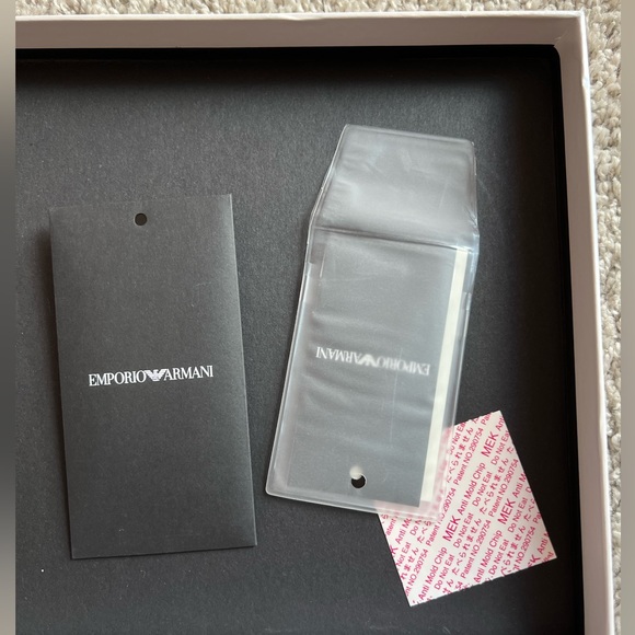 🔥 Emporio Armani Clutch - In Excellent Condition 🔥 - Picture 6 of 9